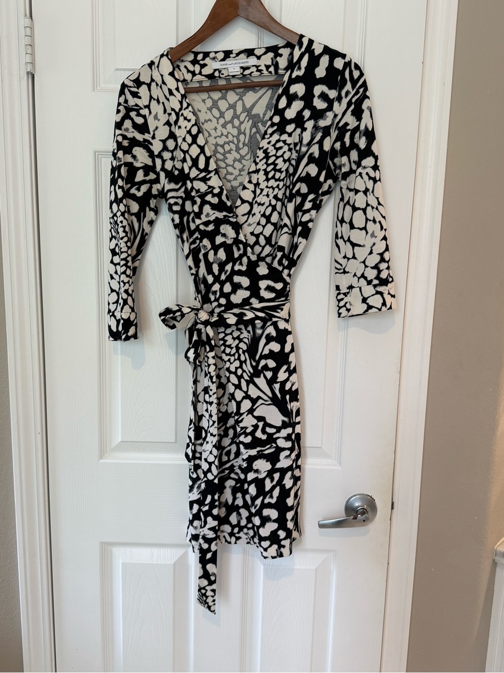 Diane Von Furstenberg Black & White Abstract Print Wrap Midi Dress